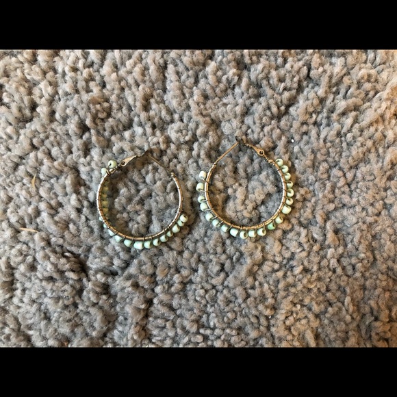 Beaded hoop earrings - Picture 3 of 3